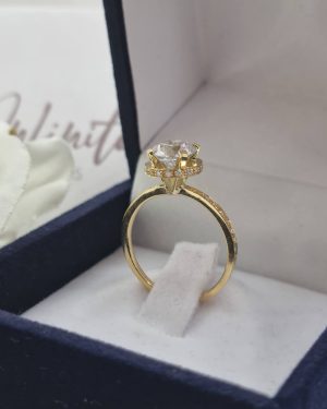 anillo_diamante_eterno_dorado_joyasinfinita