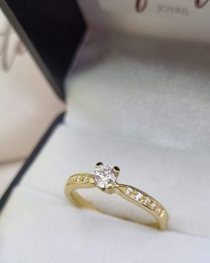 anillo_dorado_deslumbrante_joyasinfinita